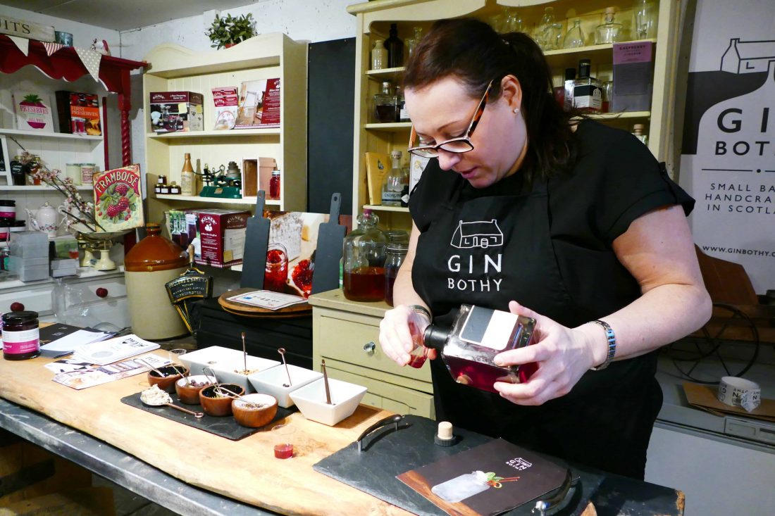 Le Gin_Bothy dans la campagne d'Angus en Ecosse